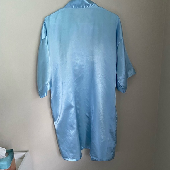 Blue robe - Picture 2 of 2